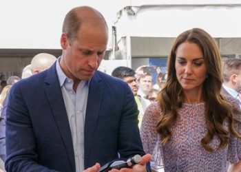 Pangeran William disebut geram melihat rumor serta gosip tentang Kate Middleton dan keluarganya yang beredar belakangan ini. (AFP/Paul Edwards)