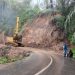 Salah satu titik longsor di Kecamatan Nagawutun yang telah berhasil dibersihkan setelah Pemda Lembata mengerahkan alat berat turun ke lokasi longsor, Rabu, 3 April 2024.