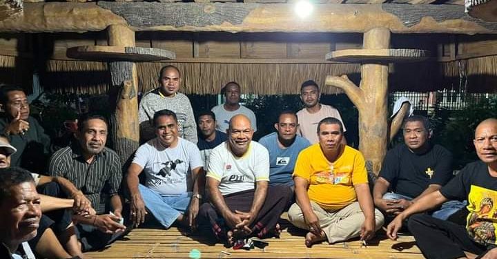 Tokoh masyarakat dan tokoh pemuda asal Kedang di Lewoleba menggelar pertemuan di Ebang Muri Nuri, Minggu, 14 April 2024.