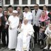 Paus Fransiskus memilih berkunjung di kompleks dan terowongan Masjid Istiqlal. (AFP/ADITYA AJI)