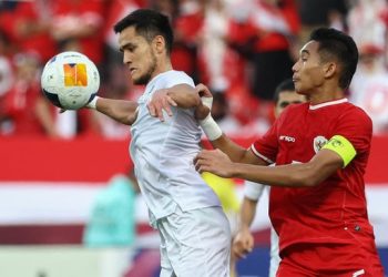 Rizky Ridho saat tampil bersama Timnas Indonesia. (AFP/KARIM JAAFAR)