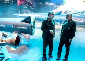 Rudal hipersonik Iran Fattah menggempur Israel.