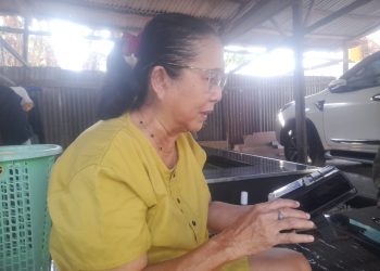 Adriani Sunur yang akrab disapa Aci Ona meminta Yoseph Lembata dan keluarga Jimmy Sunur untuk tak membawa-bawa dan menyebut nama almarhum Elyaser Yentji Sunur.