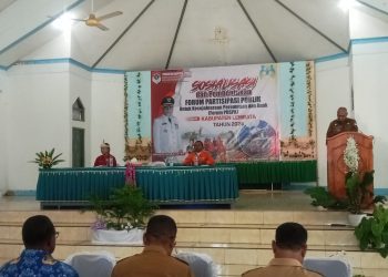 Penjabat Bupati Lembata Paskalis Ola Tapobali menyampaikan sambutan saat membuka sosialisasi dan pembentukan Forum Partisipasi Publik untuk Kesejahteraan Perempuan dan Anak (Forum Puspa) tingkat Kabupaten Lembata di aula Kopdit Ankara, Lewoleba, Senin, 18 N0vember 2024.