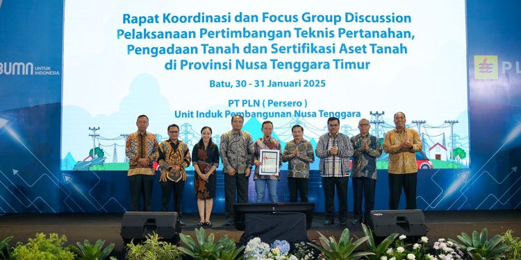 PT PLN (Persero) Unit Induk Pembangunan Nusa Tenggara (UIP Nusra) bersama Badan Pertanahan Nasional (BPN) Kantor Wilayah Provinsi Nusa Tenggara Timur (NTT) menggelar rapat koordinasi dan focus group discussion (FGD) penerbitan pertimbangan teknis pertanahan (PTP), pengadaan tanah, dan sertifikasi aset tanah Provinsi NTT, pada 30-31 Januari 2025.