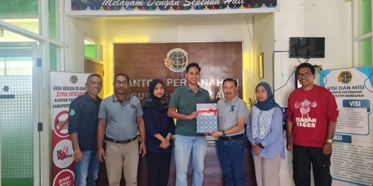 Sebanyak 14 sertifikat aset energi bersih untuk pengembangan Pembangkit Listrik Tenaga Panas Bumi (PLTP) Ulumbu unit 5-6 Poco Leok, sudah berhasil diamankan, Jumat, 21 Maret 2025.