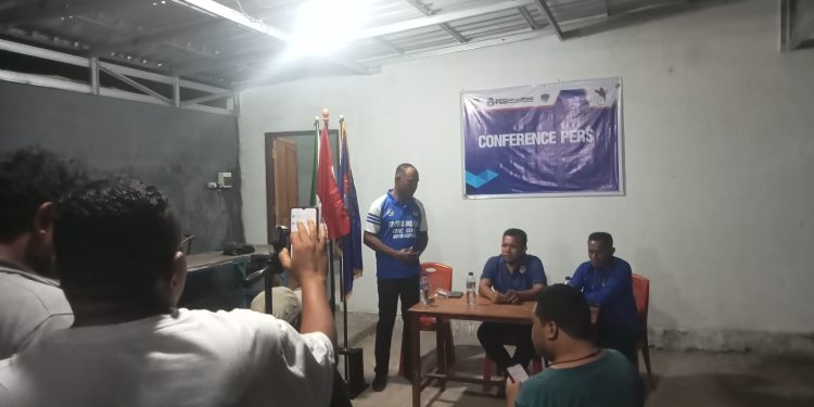 Askab PSSI Lembata menggelar konferensi pers menjelaskan polemik yang terjadi selama perhelatan ETMC XXXIII di Kota Kupang, Sabtu 29 Maret 2025.