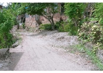 Jalan lingkar luar di Desa Roma, Kecamatan Omesuri yang dikerjakan menggunakan dana desa dan terdapat dugaan penyalahgunaan sesuai LHP Inspektorat Kabupaten Lembata.