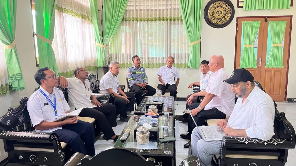 CEO Sheffield Education Group Australia, Daljit S Monga mengunjungi SMKN 3 Mataram binaan PT PLN (Persero) UIP Nusra, Rabu, 14 Mei 2025.