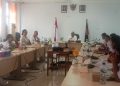 Forum Anak Lembata saat berdialog dengan Bupati Lembata saat audiensi di ruang rapat Bupati Lembata, Jumat, 2 Mei 2025.