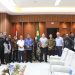 Rombongan PT PLN (Persero) dan perwakilan Bank Pembangunan Jerman KfW foto bersama Gubernur NTT Emanuel Melkiades Laka Lena usai audiensi pada Senin, 19 Mei 2025.