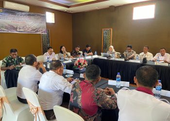 PT PLN UIP Nusra dan tim menyampaikan progres pengadaan tanah pada jalan akses (Access Road) STA 0+000 hingga STA 7+200 dan tikungan jalan yang melintasi Desa Wewo dan Desa Ponggeok, Kecamatan Satar Mese, untuk mendukung pembangunan Pembangkit Listrik Tenaga Panas Bumi (PLTP) Ulumbu Unit 5-6 (2x20 MW).