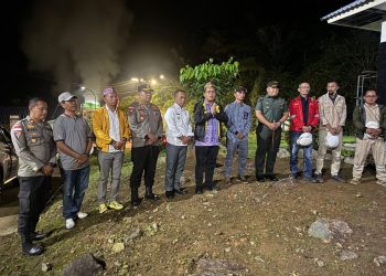 Kunjungan kerja Gubernur NTT Emanuel Melkiades Laka Lena ke Pembangkit Listrik Tenaga Panas Bumi (PLTP) Ulumbu eksisting di Desa Wewo, Kecamatan Satar Mese, Kabupaten Manggarai, Rabu, 16 Juli 2025 dan berkesempatan berdialoq dengan warga.