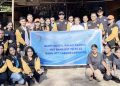 Pimpinan dan karyawan Bank NTT Cabang Lewoleba, Lembata foto bersama pimpinan panti asuhan usai kegiatan sosial dalam rangka HUT ke-63 Bank NTT.