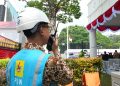 Di samping kibaran Sang Merah Putih, petugas PLN bersiaga penuh mengamankan pasokan listrik, bukan hanya sekadar tugas, namun bentuk pengabdian kepada bangsa dan negara.