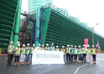 Rombongan Komisi IV DPRD NTT saat berkunjung ke PLTP Ka mojang. Rombongan di pimpin Ketua Komisi IV Chris Mboeik.