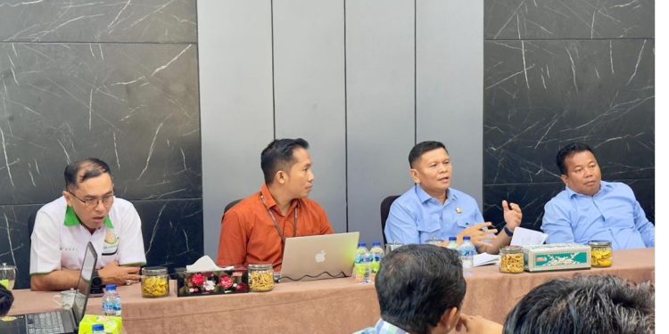 PT PLN UIP Nusra dan Kejati NTT menguatkan sinergi dan komitmen dalam penuntasan Proyek Strategis Nasional (PSN) ketenagalistrikan wilayah NTT melalui rapat monitoring dan evaluasi (monev) pendampingan hukum.