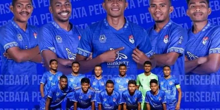Skuad Persebata, tim kebanggaan masyarakat Lembata yang membawa tim promosi ke Liga 3 Nasional.