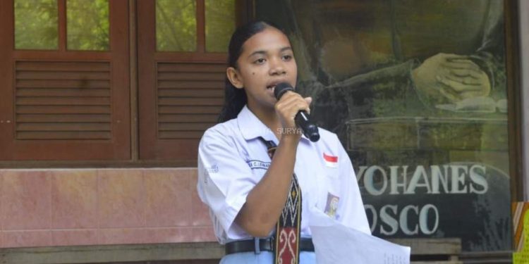 Amelia Leumara, siswi SMAS Katolik Frater Din Bosco Lewoleba, dinobatkan menjadi Duta TBC Kabupaten Lembata.
