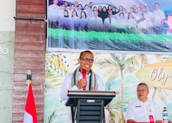 Wakil Bupati Lembata Muhamad Nasir menyampaikan sambutan dan membuka kegiatan evaluasi penanganan stunting di Ballroom Olimpic, Lewoleba, Rabu, 26 November 2025.