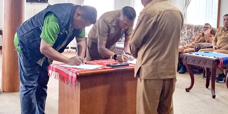 Pelaksanaan penandatangan MoU bersama Pemda Manggarai.