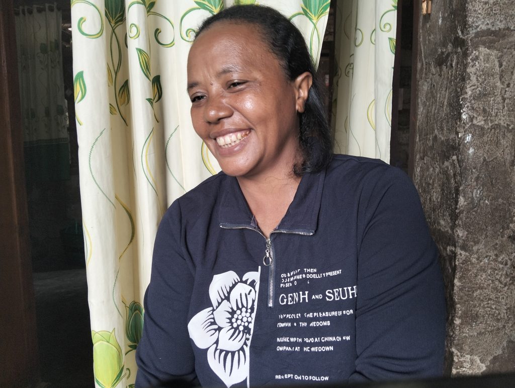 Sophia Tuto, warga Desa Leuwayan