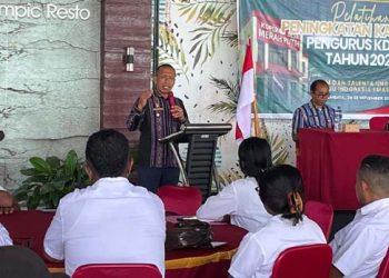 Wakil Bupati Lembata Muhamad Nasir membuka kegiatan Pelatihan Peningkatan Kapasitas Pengurus Koperasi Desa/Kelurahan Merah Putih (KDKMP) Tahun 2025 di Ballroom Olympic, Lewoleba, Rabu, 20 November 2025.