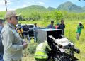 Bupati Lembata P Kanisius Tuaq bersama tim dari PT Tigate Trees Indonesia menyaksikan ujicoba pemupukan menggunakan drone di lokasi pengembangan pertanian di Watanlolong, Kecamatan Nagawutun.