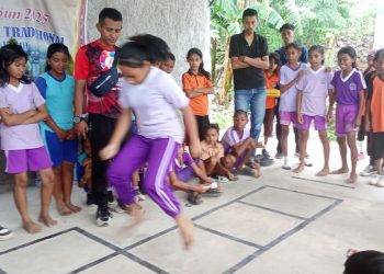 Kolaborasi Komite Permainan Rakyat dan Olahraga Tradisional Indonesia (KPOTI) Kota Kupang, Balai Pelestarian Kebudayaan (BPK) Wilayah XVI NTT, Pemerintah Kota Kupang, serta Gereja Katolik Paroki Kolhua dan Bello, menghadirkan ratusan anak SD dan SMP dalam Festival Permainan Rakyat dan Olahraga Tradisional, Jumat, 5 Desember 2025 di Aula Paroki Santo Fransiskus Assisi BTN Kolhua.