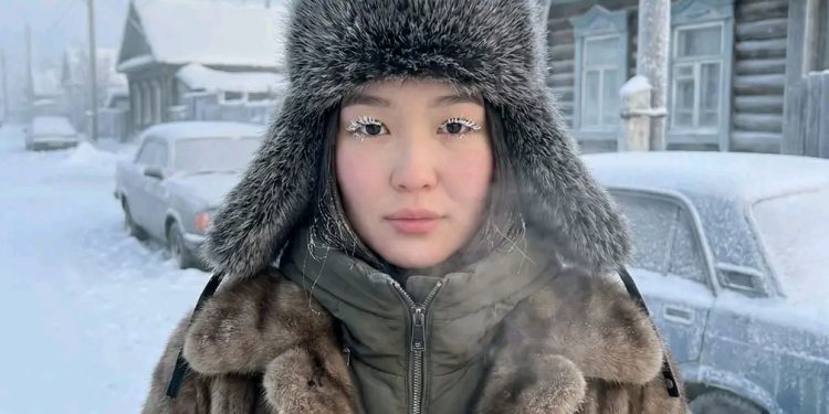 ‎Kota Ini Lebih Dingin dari Freezer, Suhu -50°C, Mobil Tak Boleh Dimatikan,‎ Air Panas Membeku di Udara‎