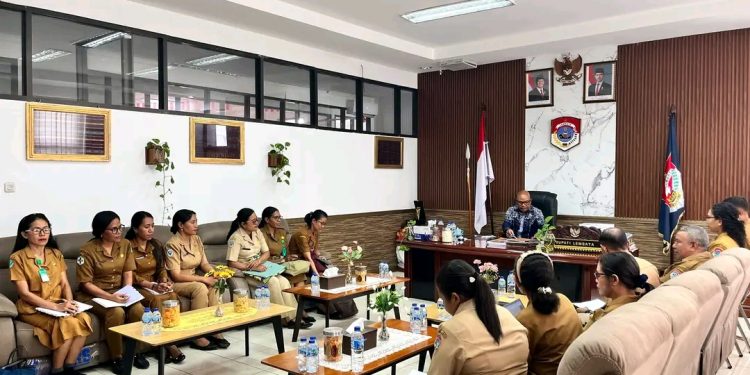 Bupati Lembata Tekankan Disiplin dan Profesionalisme Tenaga Kesehatan Pascatugas Belajar