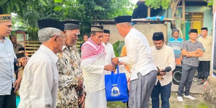 Safari Ramadan ke-22, Wabup Lembata dan Kapolres Salurkan Bantuan Sembako bagi Umat Muslim
