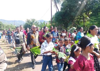 Hadiri Perayaan Minggu Palma di Idalolong, Bupati Kanis Tuaq Serukan Toleransi dan Pembangunan Berbasis Rakyat