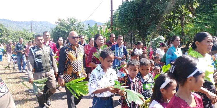 Hadiri Perayaan Minggu Palma di Idalolong, Bupati Kanis Tuaq Serukan Toleransi dan Pembangunan Berbasis Rakyat