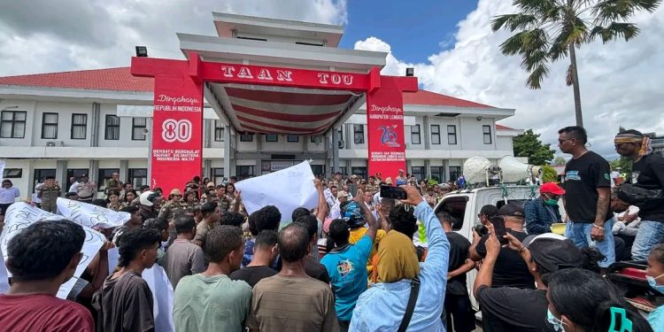 Bupati Lembata Dukung Penuh Aksi Demo Masyarakat Desak Percepatan Layanan Ferry