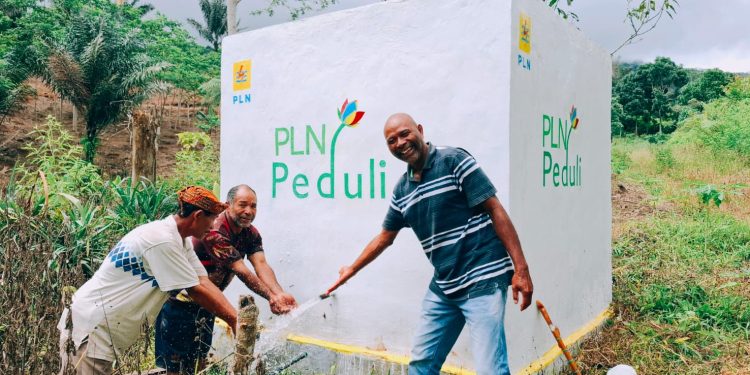 Akses Air Bersih di Kawasan PLTP Ulumbu, PLN Perkuat Komitmen Pembangunan Berkelanjutan