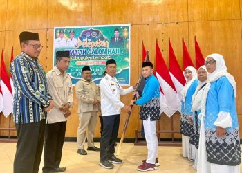Wakil Bupati Muhamad Nasir Resmi Lepas Jamaah Haji Lembata