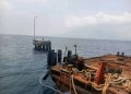 Enam Tiang Dolphin Pelabuhan Waijarang Telah Terpancang, Kontraktor Klaim Progres Tetap Sesuai Target