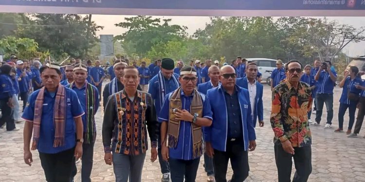 Hadiri Pelantikan DPC PAN se-Lembata, Wabup Nasir Tekankan Politik Harus Berpihak pada Rakyat