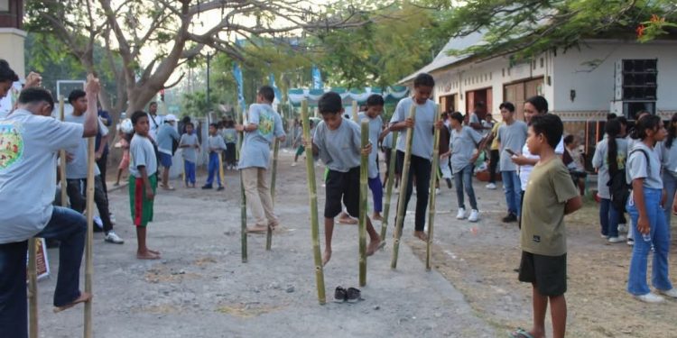 Trauma Healing Pascagempa: Sinergisitas Kemenbud RI, KPOTI, dan Pemkab Sikka Dukung Pemulihan Anak Lewat Permainan Rakyat dan Olahraga Tradisional